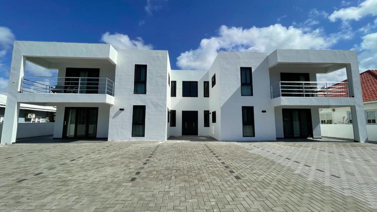Ferienwohnung Whitehouse Boulevard, Close To Mambo Beach And City Centre Willemstad Exterior foto