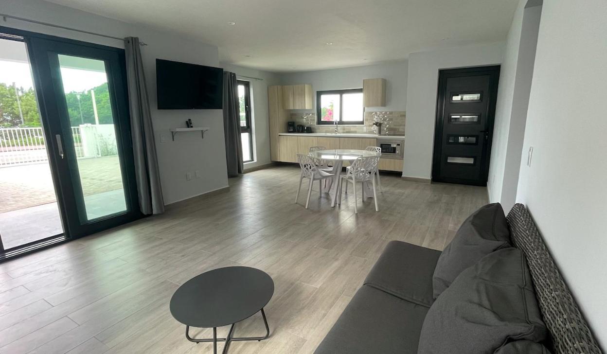 Ferienwohnung Whitehouse Boulevard, Close To Mambo Beach And City Centre Willemstad Exterior foto