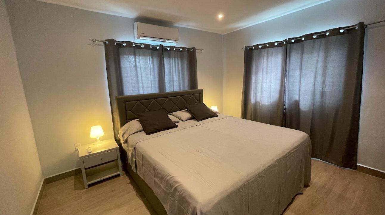 Ferienwohnung Whitehouse Boulevard, Close To Mambo Beach And City Centre Willemstad Exterior foto